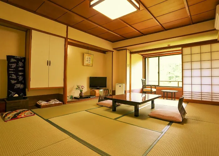 Momijiya Honkan Takaosansou